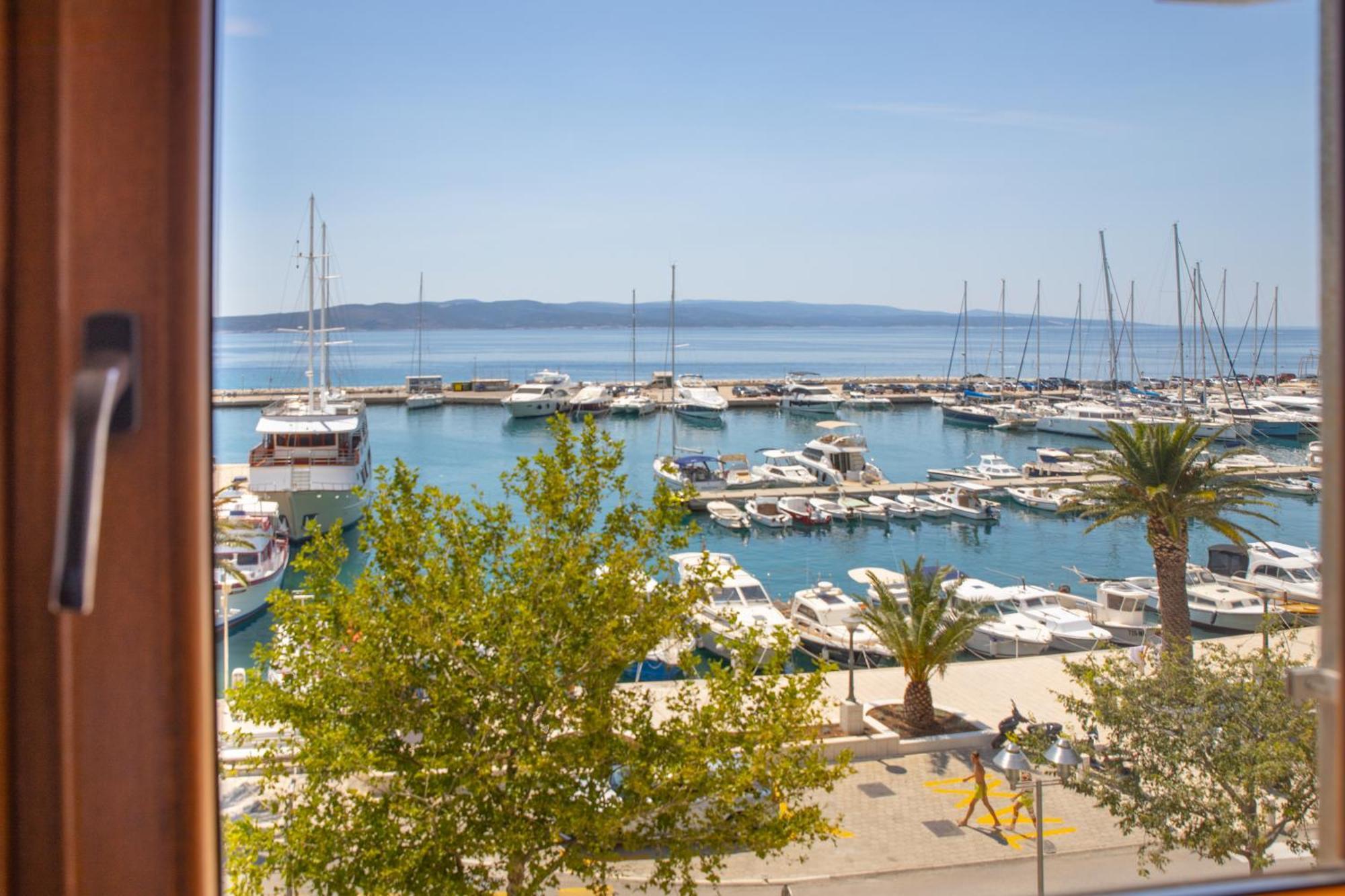 Bed & Breakfast Portun In The Center Baska Voda Exterior photo