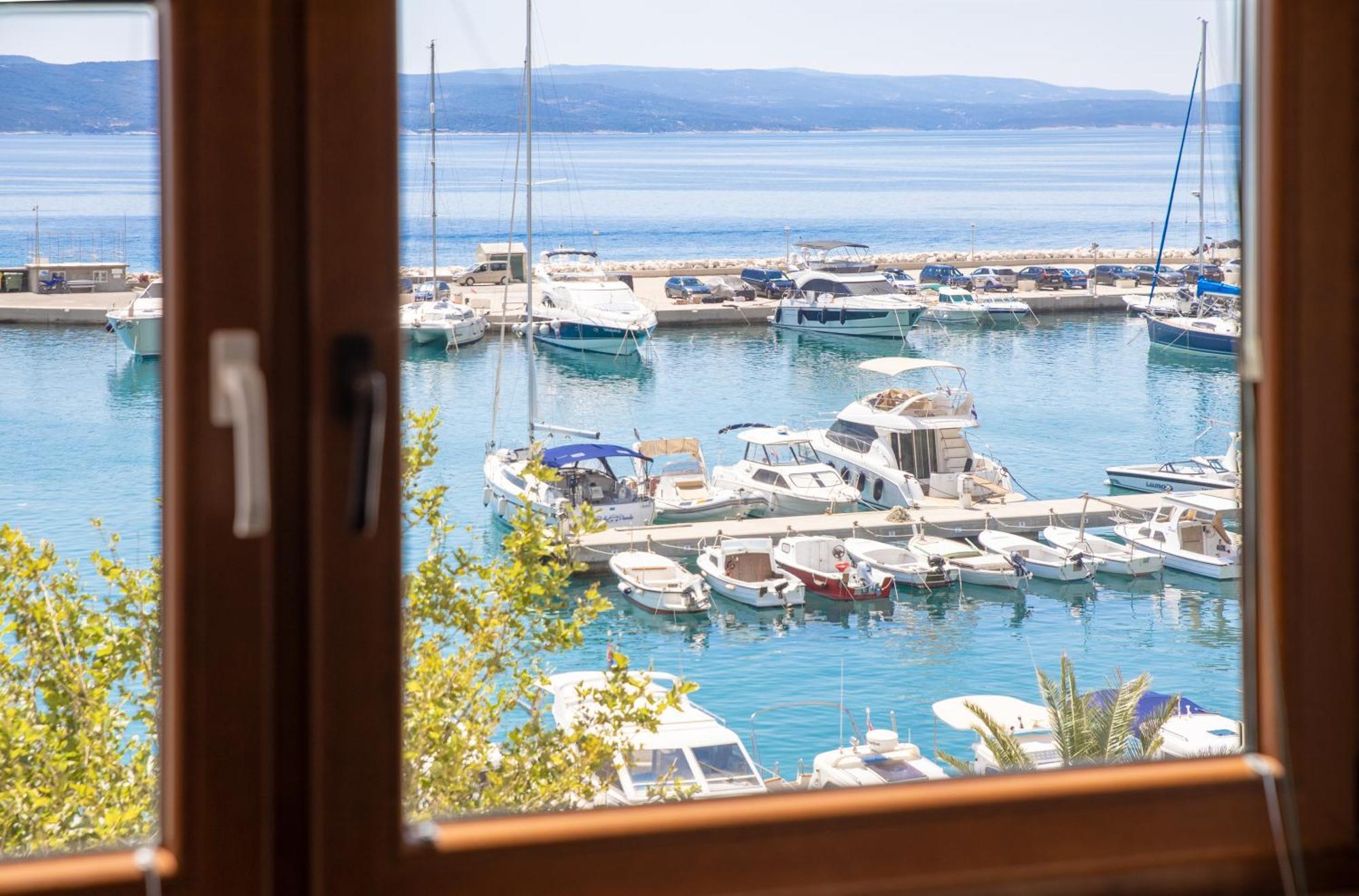 Bed & Breakfast Portun In The Center Baska Voda Exterior photo