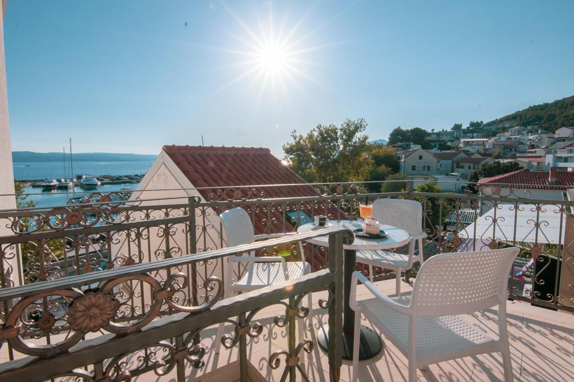 Bed & Breakfast Portun In The Center Baska Voda Exterior photo
