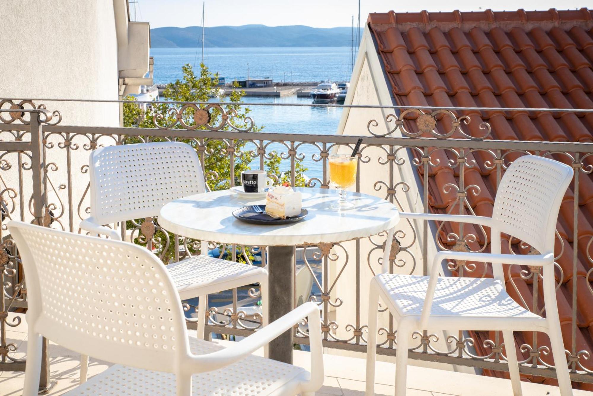 Bed & Breakfast Portun In The Center Baska Voda Exterior photo